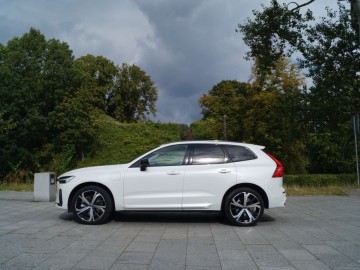 Volvo XC60 T6  AWD Recharge 350 KM - Udane połączenie