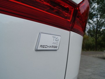 Volvo XC60 T6  AWD Recharge 350 KM - Udane połączenie