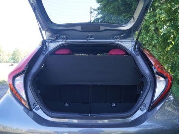 Toyota Aygo X 1.0 VVT-i Undercover 72KM &ndash; Miejskie rozwiązanie