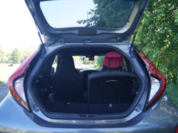 Toyota Aygo X 1.0 VVT-i Undercover 72KM &ndash; Miejskie rozwiązanie