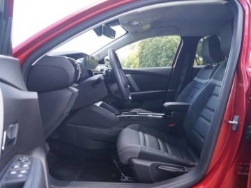 Citroen C4 X 1.2 PureTech 130 EAT8 Maxx &ndash; Crossover czy sedan? A może jedno i drugie