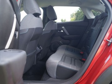 Citroen C4 X 1.2 PureTech 130 EAT8 Maxx &ndash; Crossover czy sedan? A może jedno i drugie