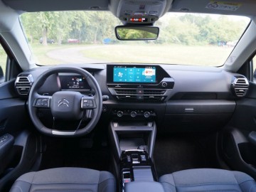 Citroen C4 X 1.2 PureTech 130 EAT8 Maxx &ndash; Crossover czy sedan? A może jedno i drugie
