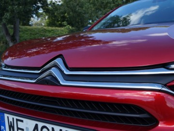 Citroen C4 X 1.2 PureTech 130 EAT8 Maxx &ndash; Crossover czy sedan? A może jedno i drugie