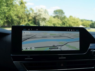 Citroen C4 X 1.2 PureTech 130 EAT8 Maxx &ndash; Crossover czy sedan? A może jedno i drugie
