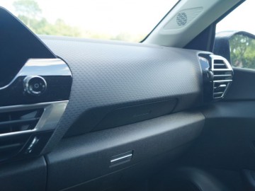 Citroen C4 X 1.2 PureTech 130 EAT8 Maxx &ndash; Crossover czy sedan? A może jedno i drugie