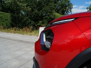 Citroen C4 X 1.2 PureTech 130 EAT8 Maxx &ndash; Crossover czy sedan? A może jedno i drugie