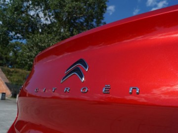 Citroen C4 X 1.2 PureTech 130 EAT8 Maxx &ndash; Crossover czy sedan? A może jedno i drugie