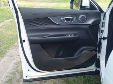 Chery Tiggo 8 PHEV Prestige - Bardzo dużo za niewiele