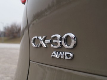 Mazda CX-30 E-SKYACTIV-X AWD Takumi 2,0 186 KM - Jedno z ostatnich takich rozwiązań