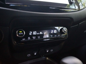 Toyota Aygo X Hybrid Style GR Sport 1.5 e-CVT 116 KM &ndash; Miejska pszcz&oacute;łka