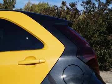 Toyota Aygo X Hybrid Style GR Sport 1.5 e-CVT 116 KM &ndash; Miejska pszcz&oacute;łka