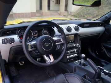 Ford Mustang GT - Prawdziwy brutal
