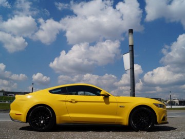 Ford Mustang GT - Prawdziwy brutal