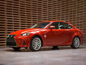 Lexus IS ostro przyprawiony