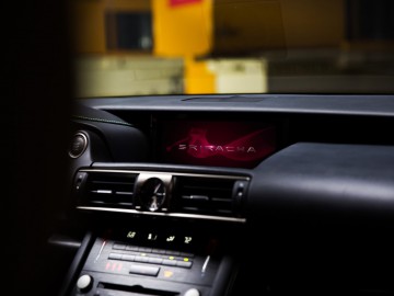 Lexus IS ostro przyprawiony