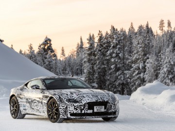 Aston Martin DB11 na torze Bridgestone