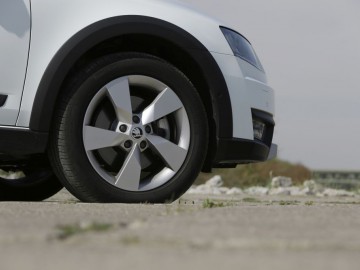 Skoda Octavia Scout 2.0 TDI 4x4 DSG - Dylemat