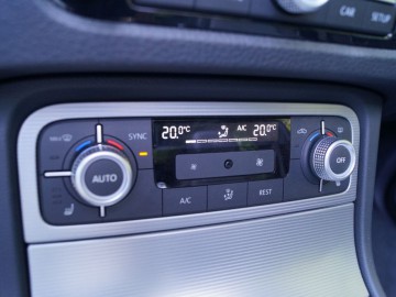 Volkswagen Touareg 3.0 TDI 4Motion Perfectline R-Style - Dominator?