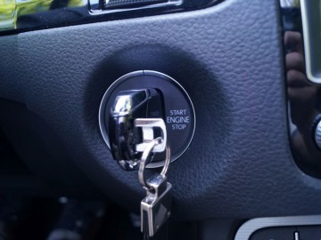 Volkswagen Touareg 3.0 TDI 4Motion Perfectline R-Style - Dominator?