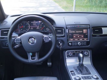 Volkswagen Touareg 3.0 TDI 4Motion Perfectline R-Style - Dominator?
