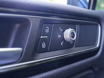 Volkswagen Touareg 3.0 TDI 4Motion Perfectline R-Style - Dominator?