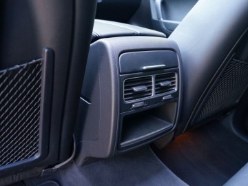 Volkswagen Touareg 3.0 TDI 4Motion Perfectline R-Style - Dominator?