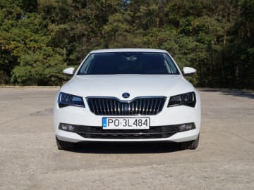 Skoda Superb 2.0 TDI Laurin&Klement - Nie tylko przestrzeń na potęgę