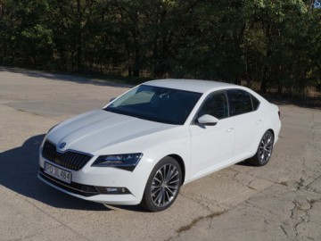 Skoda Superb 2.0 TDI Laurin&Klement - Nie tylko przestrzeń na potęgę