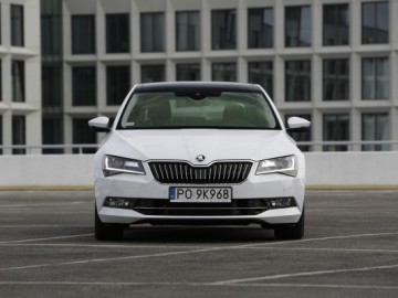 Skoda Superb 2.0 TDI Laurin&Klement - Nie tylko przestrzeń na potęgę