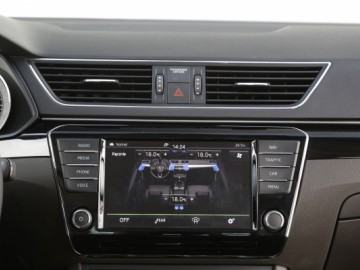 Skoda Superb 2.0 TDI Laurin&Klement - Nie tylko przestrzeń na potęgę