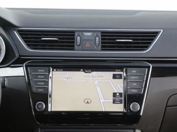 Skoda Superb 2.0 TDI Laurin&Klement - Nie tylko przestrzeń na potęgę