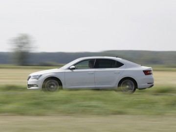 Skoda Superb 2.0 TDI Laurin&Klement - Nie tylko przestrzeń na potęgę