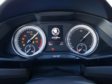 Skoda Superb 2.0 TDI Laurin&Klement - Nie tylko przestrzeń na potęgę