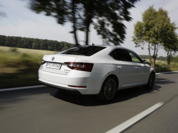 Skoda Superb 2.0 TDI Laurin&Klement - Nie tylko przestrzeń na potęgę