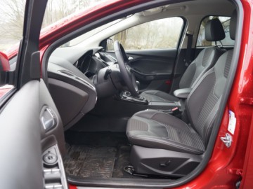 Ford Focus 1.5 EcoBoost Titanium - Dopracowany kompakt