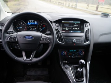 Ford Focus 1.5 EcoBoost Titanium - Dopracowany kompakt