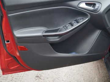Ford Focus 1.5 EcoBoost Titanium - Dopracowany kompakt
