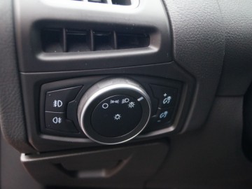 Ford Focus 1.5 EcoBoost Titanium - Dopracowany kompakt