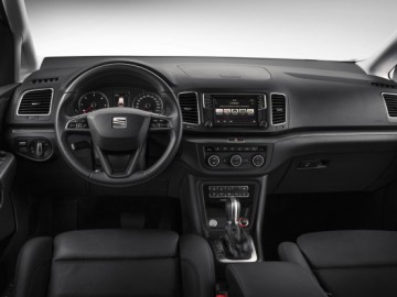 Seat Alhambra &ndash; Rodzinny salon