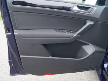 Volkswagen Touran 1.4 TSI DSG Highline - Trzecia generacja dla każdego