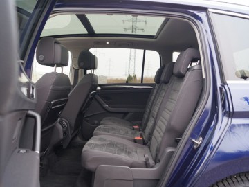 Volkswagen Touran 1.4 TSI DSG Highline - Trzecia generacja dla każdego