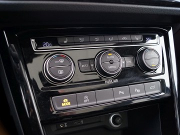 Volkswagen Touran 1.4 TSI DSG Highline - Trzecia generacja dla każdego