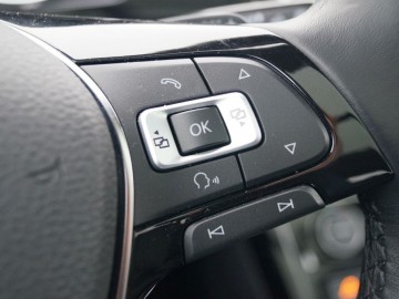 Volkswagen Touran 1.4 TSI DSG Highline - Trzecia generacja dla każdego