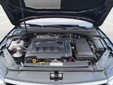 Volkswagen Passat 2.0 TDI R-Line Variant Highline - Wszechstronny dominator