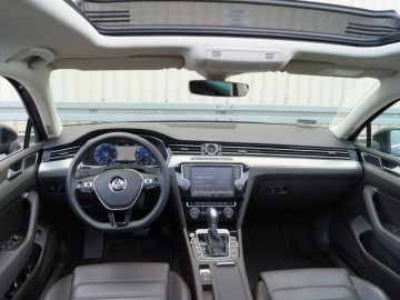 Volkswagen Passat 2.0 TDI R-Line Variant Highline - Wszechstronny dominator