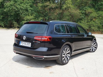 Volkswagen Passat 2.0 TDI R-Line Variant Highline - Wszechstronny dominator