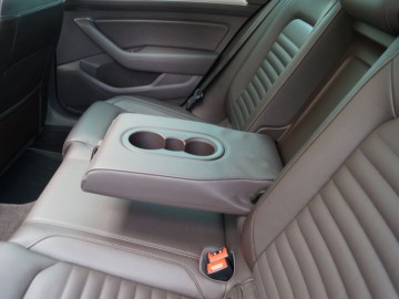 Volkswagen Passat 2.0 TDI R-Line Variant Highline - Wszechstronny dominator
