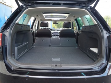 Volkswagen Passat 2.0 TDI R-Line Variant Highline - Wszechstronny dominator