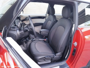 Mini Cooper 1.5 - Maluch z seksapilem